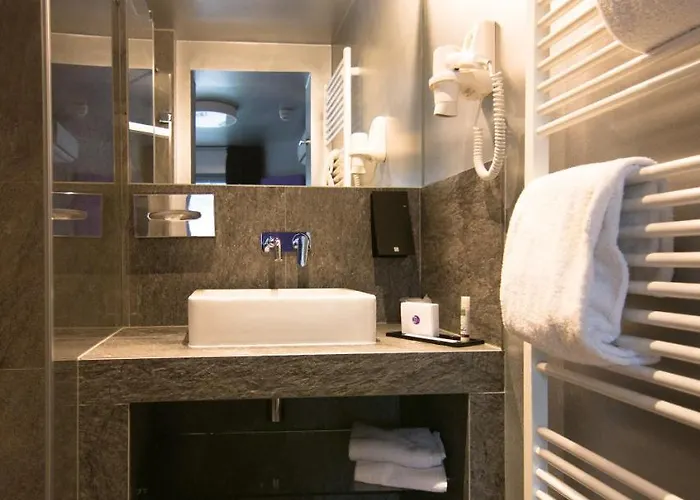 Hotel Jj32 Centre Gare 3*