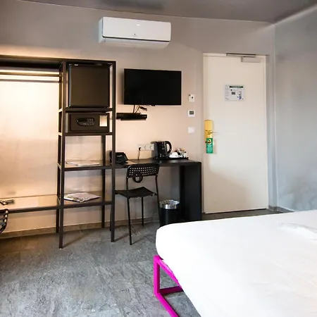 Hotel Jj32 3*