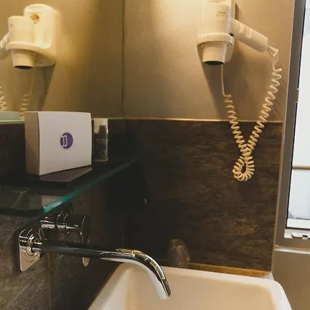 Jj32 Hotel 3*